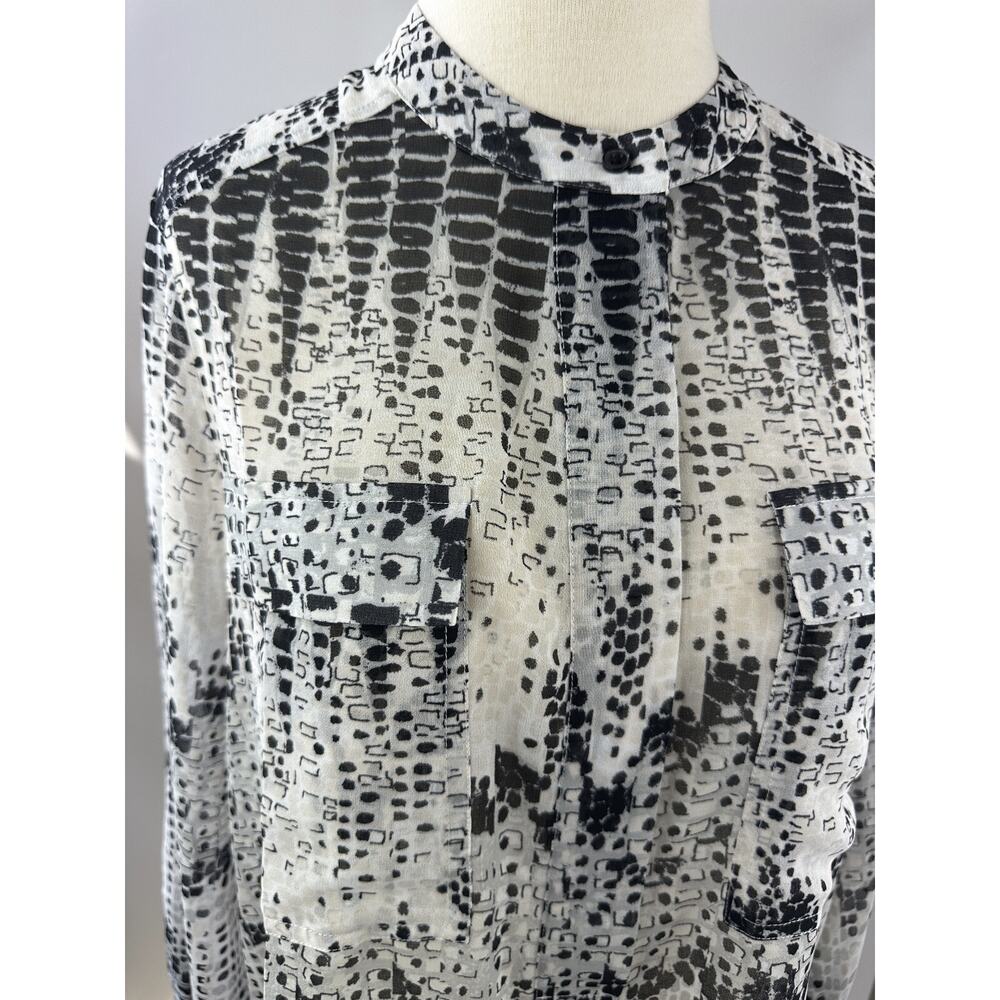 NWT White House Black Market Long Sleeve Soft Shirt Abstract Reptile WHBM Small - Picture 5 of 16